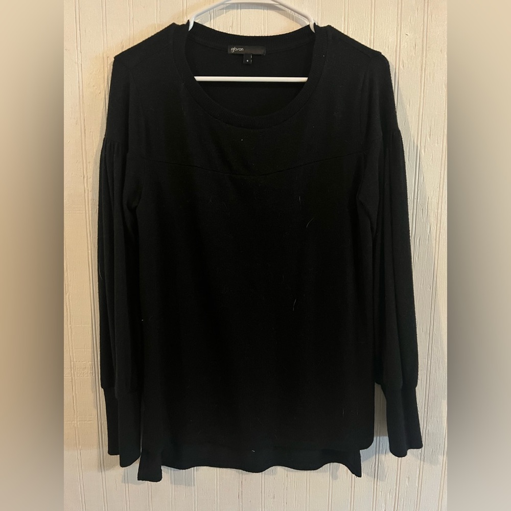 Gibson, Black Sweater